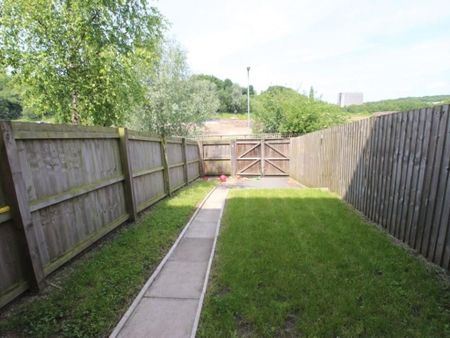 4 Bed Terraced House, Hawkins Close, M9 - Photo 4