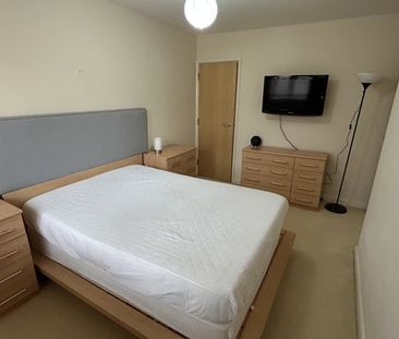 Room in a Shared House, Yew Tree Close, SE13 - Photo 2