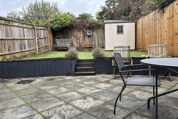 Mead Close, SL7 - Photo 1