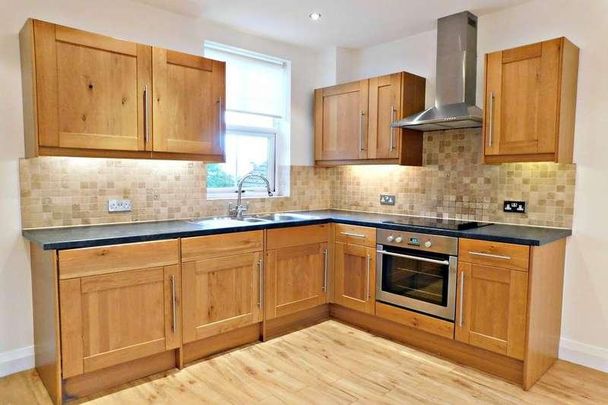 Priory Road, High Wycombe, HP13 - Photo 1