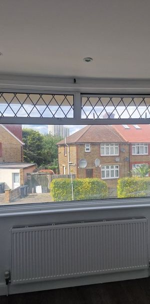 Room in a Shared House, Atkinson, E16 - Photo 2