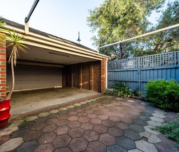 18 Peppercorn Walk, Kensington VIC 3031 - Photo 1