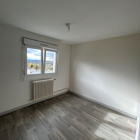 Location - Appartement T4 - 74 m² - Montbéliard - Photo 2