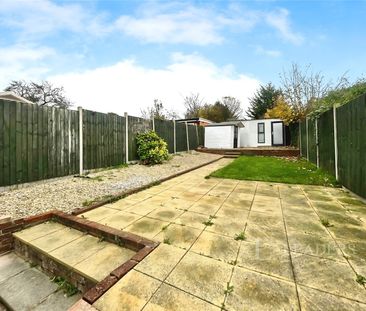 3 bedroom bungalow to rent Roman Road, Luton, Bedfordshire, LU4 - Photo 6