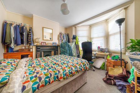 4 bedroom terraced house to rent - Photo 4