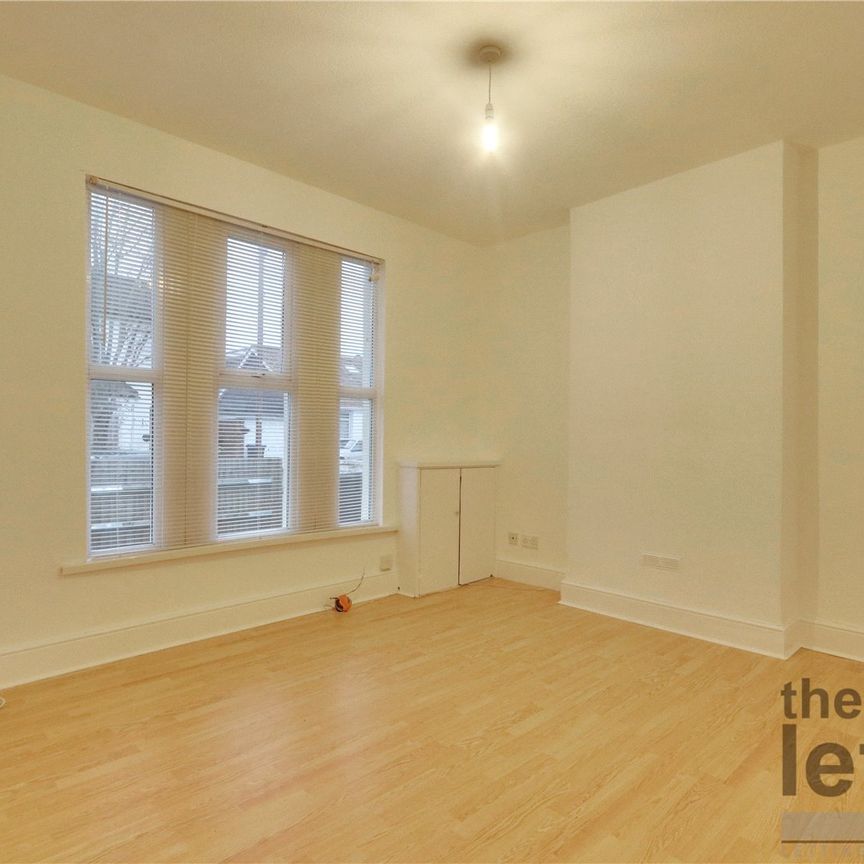 Wellington Avenue, London, N9 0RP - Photo 1