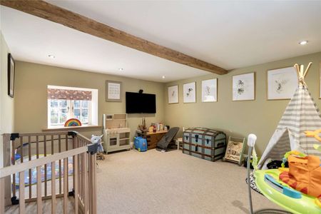 A beautifully presented red brick four bedroom home - Photo 3