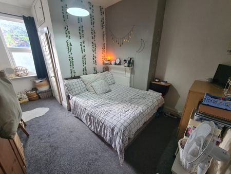 8 Bed - 6 Claremont Villas, Woodhouse, Leeds - LS2 9NY - Student - Photo 5