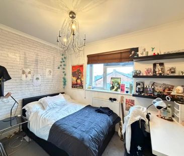 4 bedroom end of terrace house to rent - Photo 4