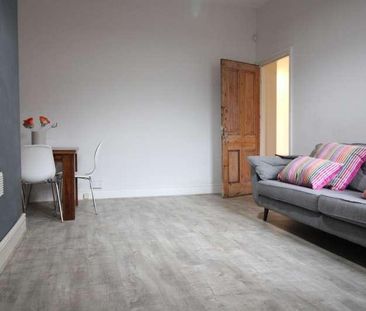 Simonside Terrace, Newcastle Upon Tyne, Tyne And Wear, NE6 - Photo 4