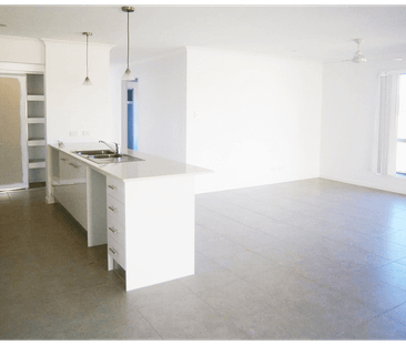 LOVELY HOME ON CORNER BLOCK LOCATED WITHIN QUIET COMMUNITY OF SPRIN... - Photo 5