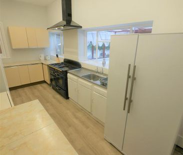 10 bedroom house to rent - Photo 5