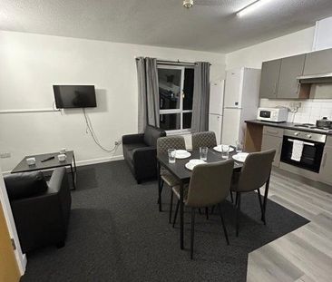 6 bedroom flat to rent - Photo 1