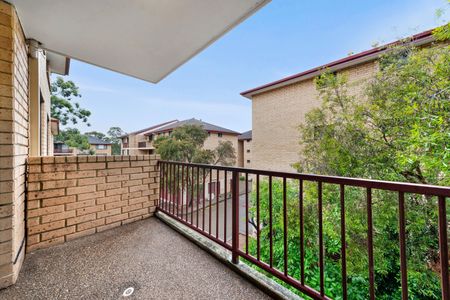 Freshly Painted 2 Bedroom Unit - Photo 5