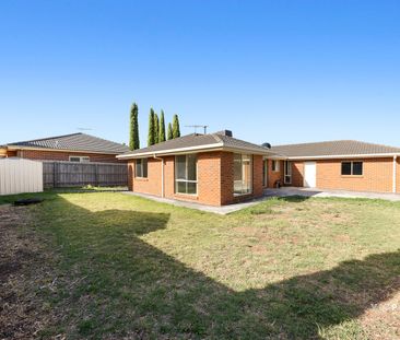 WONDERFUL HOME IN A QUIET COURT! - Photo 6