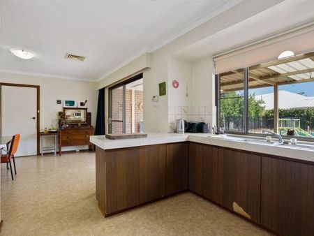 Lovely Family Home close to it all! - Photo 4