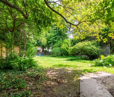 For Lease - 2 Aldbury Gardens, Toronto, Ontario - Photo 3