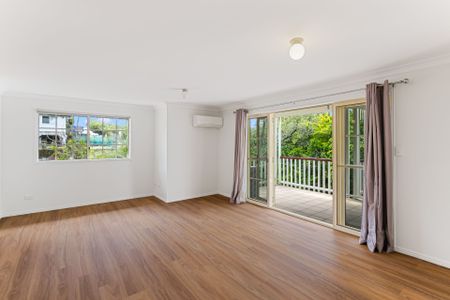 Refurbished Unit Centrally Located in Highgate Hill - Photo 4