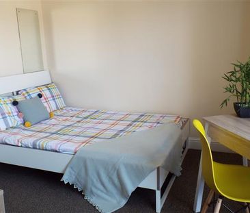 5 bedroom terraced house to rent - Photo 3