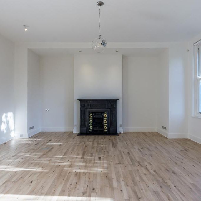 3 bedroom flat to rent - Photo 1