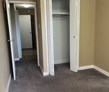 2 BDRM/1 BATH - 2318 ARLINGTON AVE - Available OCT 1 - Photo 3