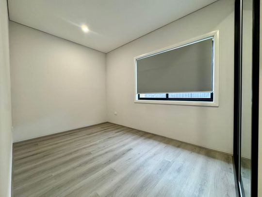 BRAND NEW GRANNY FLAT! - Photo 1