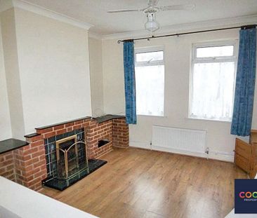 2 bedroom end of terrace house to rent - Photo 3