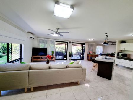 Leafy Family Home with Entertainer's Oasis! - Photo 5