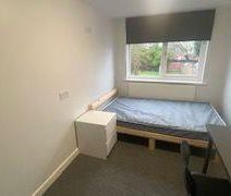 1 bedroom in a house share to rent - Photo 5