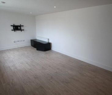 West Plaza, Town Lane, Stanwell,TW19 - Photo 3