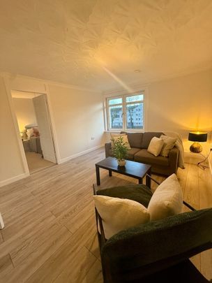 1 Bed Flat, Glenfinnan Road, G20 - Photo 1