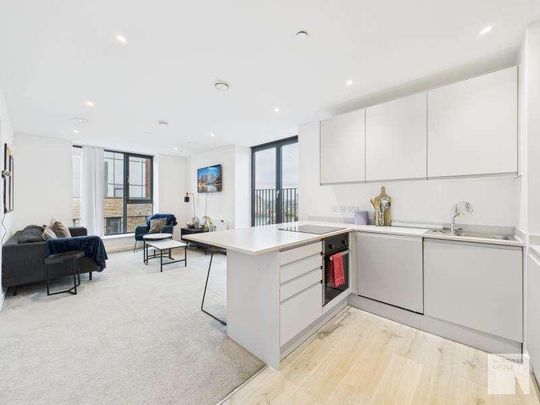 No Old Trafford, M17 - Photo 1