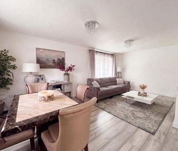 4 bedroom detached house to rent - Photo 2