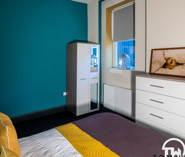 Lower Flat, Jubilee House Room 3 - Photo 2