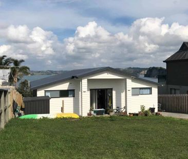 Modern cliff top home with spectacular views - Photo 4