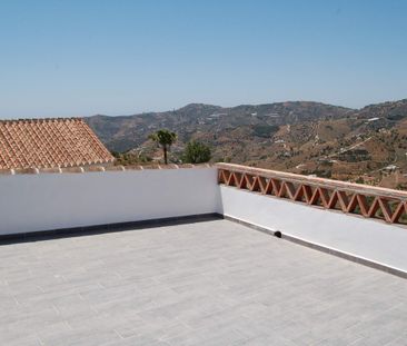 DETACHED COUNTRY VILLA FOR LONG TERM RENTAL SITUATED IN FRIGILIANA - Photo 4