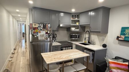 For Lease - 147 Lansdowne Avenue Unit# Basement, Toronto, Ontario - Photo 5