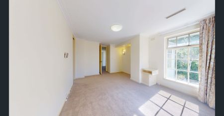 Sensational Three-Storey Home - Photo 3