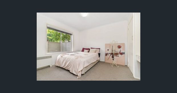 Spacious One Bedroom Unit! - Photo 1