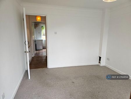 2 bedroom terraced house to rent - Photo 2