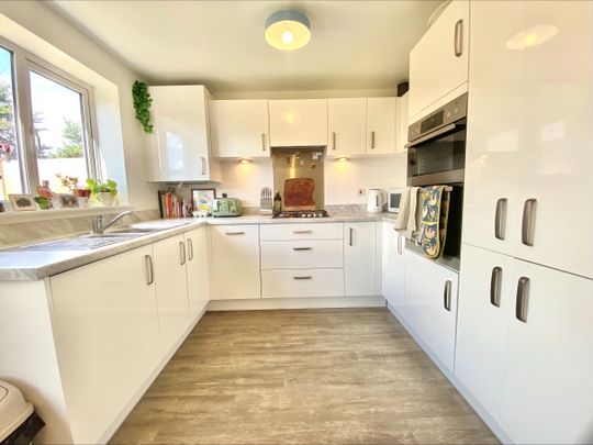 3 bedroom semi-detached to rent Fawcett Road, Sudbury - Photo 1