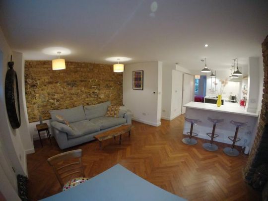 Lovley lower ground floor self-contained flat in townhouse in Dalston - Photo 1