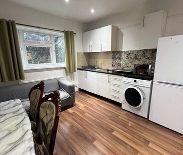 2 Bed Flat, Gantshill Crescent, IG2 - Photo 6