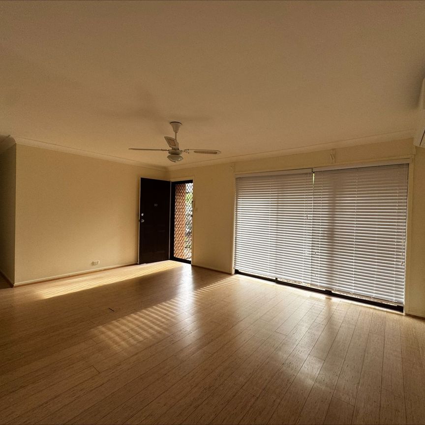 Fresh & Airy Three-Bedroom Villa in a Peaceful Setting - Photo 1