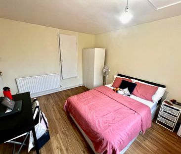 3 Bed Maisonette, Charles Auffray House, E1 - Photo 2