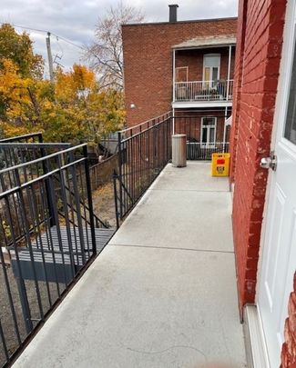 Rue St-Denis, H2P 2G8, Montréal - Photo 1