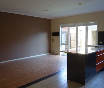 29 Speakmen Street, Kensington VIC 3031 - Photo 3