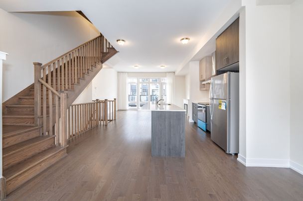 For Lease - 28 Credit Lane, Richmond Hill, Ontario - Photo 1