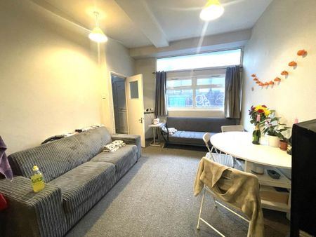 4 bedroom terraced house to rent - Photo 5