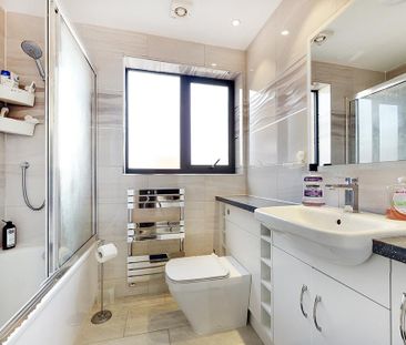 1 bedroom penthouse to rent - Photo 3